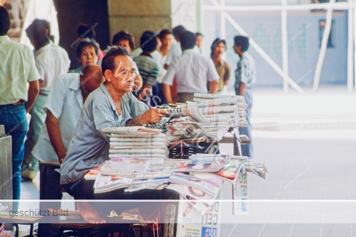 Singapur Chinatown Zeitungsverkäufer