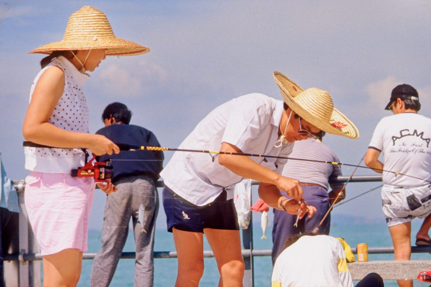 Singapur East-Coast-Park Pier Personen fischen