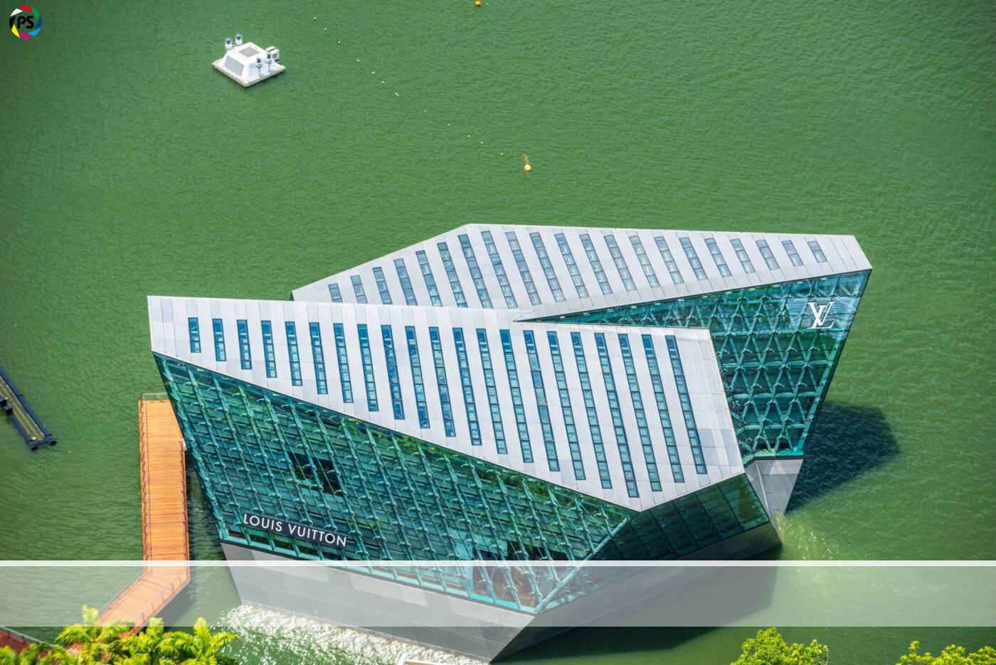 Singapur-Marina-Bay-Art-Science-Museum-Louis-Vuitton-2006678-scaled