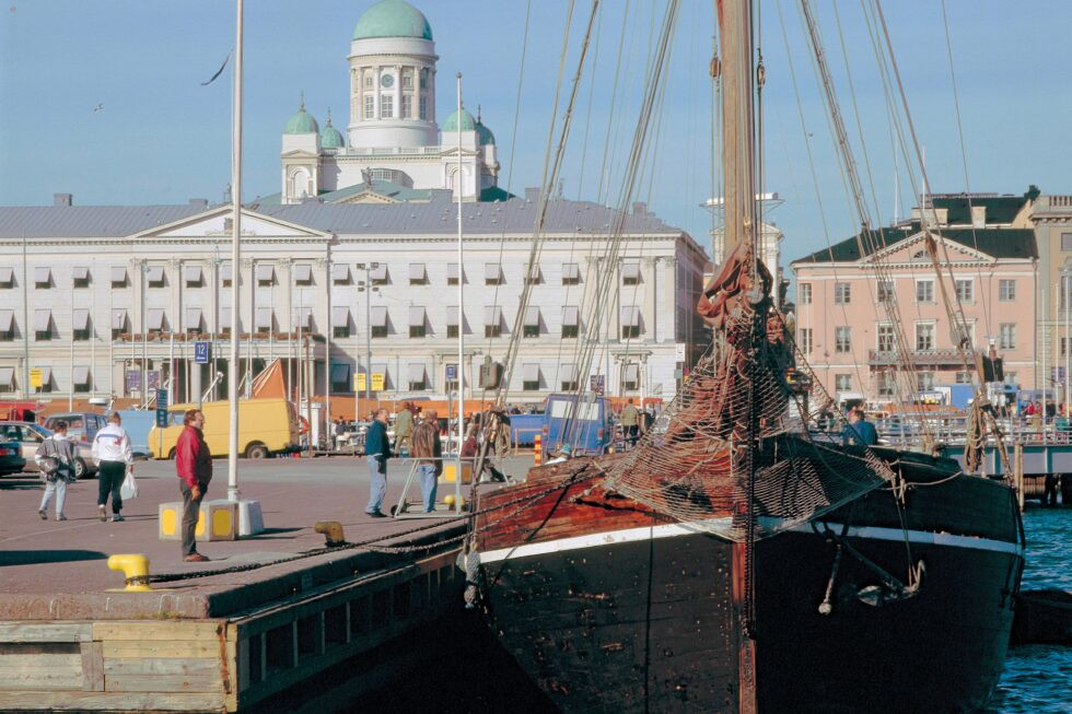 Finnland Helsinki Hafen Dom Segelschiff