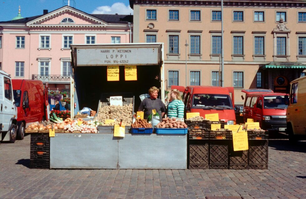 Finnland Helsinki Hafen Marktplatz Gemüse