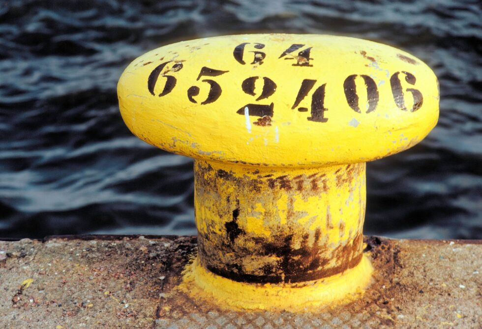 Finnland Helsinki Hafen Poller